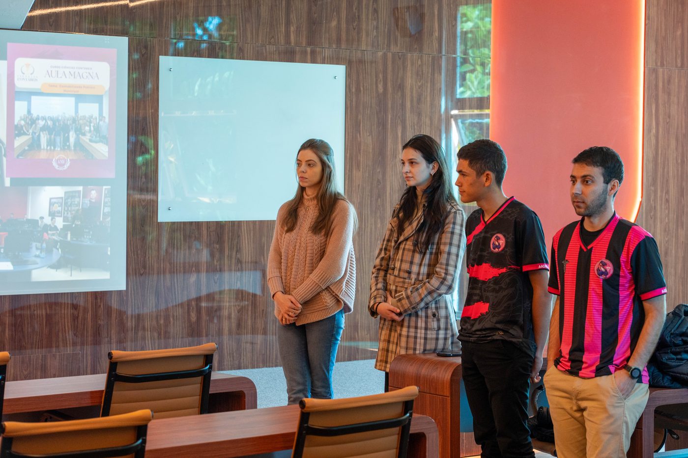 Apresentação de um dos cursos com projeção